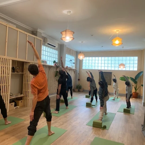 espacio kuren yoga clases de yoga